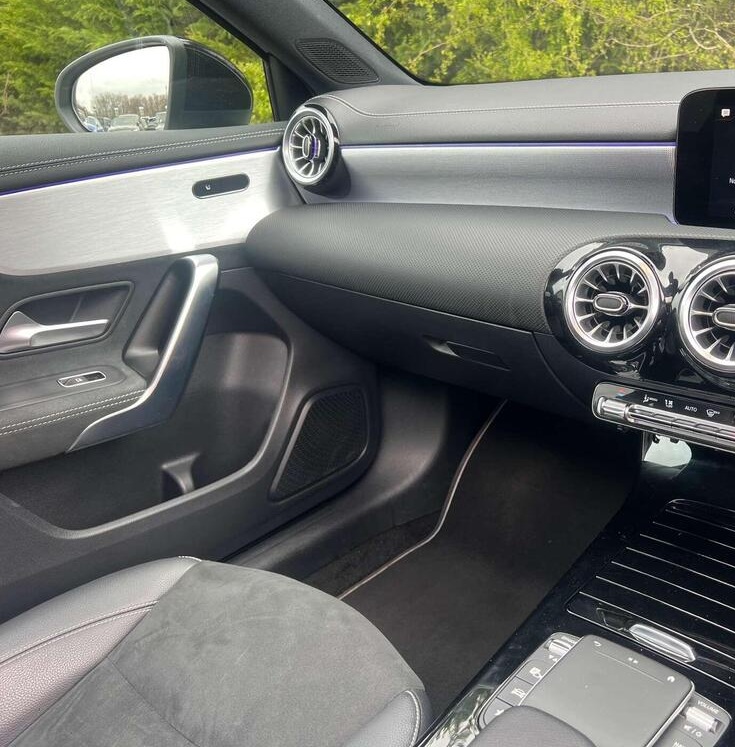 2022 Mercedes-Benz A250 AMG Line Edition (Premium Plus)
