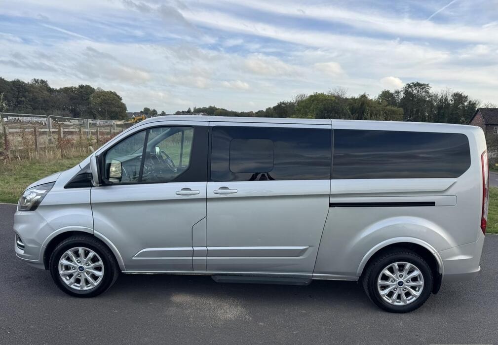 2022 Ford Tourneo Custom 2.0 320 EcoBlue Titanium Minibus Double Cab