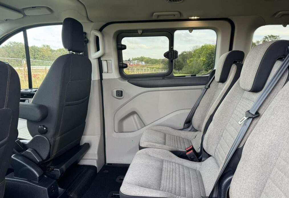 2022 Ford Tourneo Custom 2.0 320 EcoBlue Titanium Minibus Double Cab