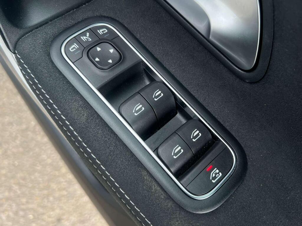 2022 Mercedes-Benz A250 AMG Line Edition (Premium Plus)