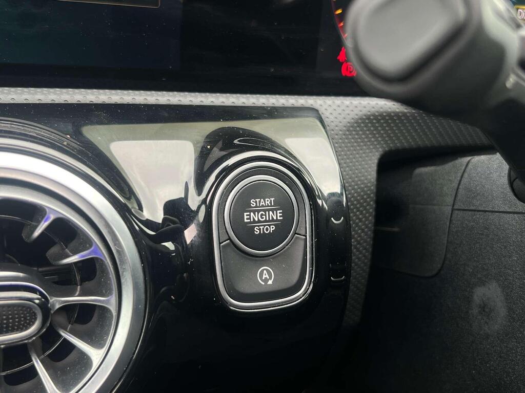 2022 Mercedes-Benz A250 AMG Line Edition (Premium Plus)