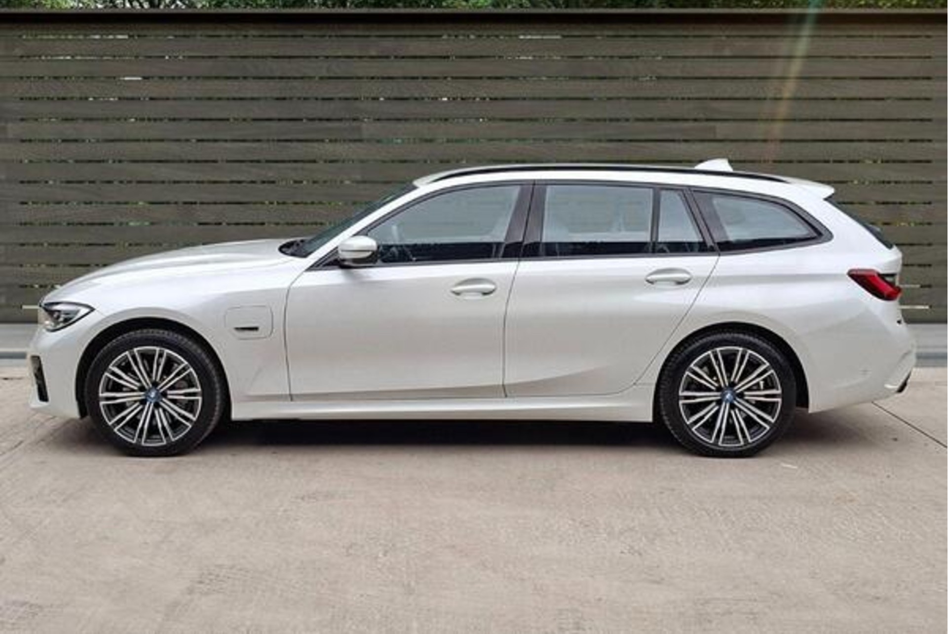 2022 BMW 3 Series 2.0 330e M Sport Touring Auto xDrive