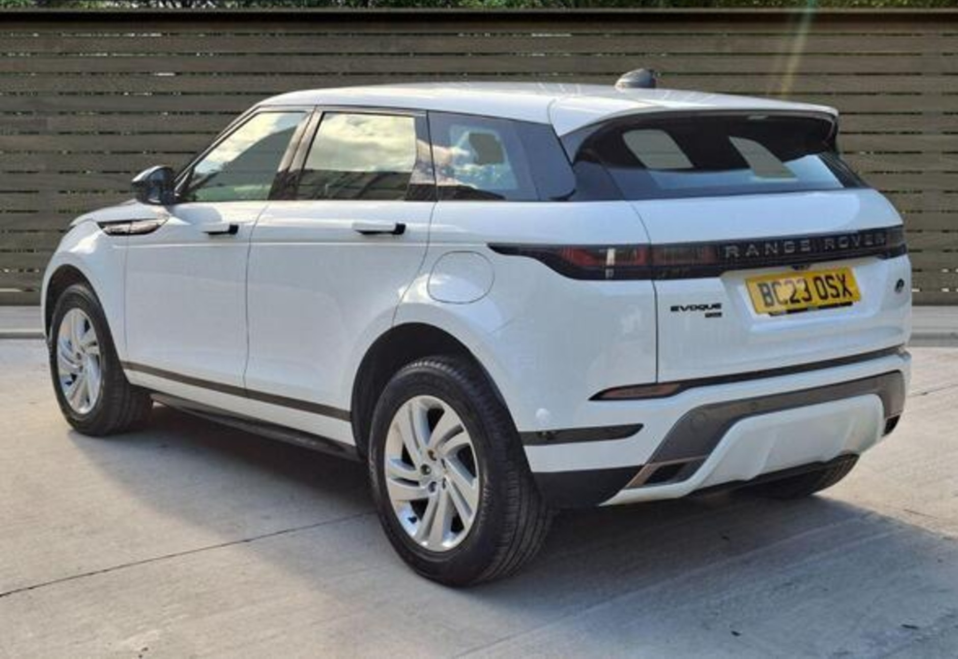 2023 Land Rover Range Rover Evoque 1.5 P300e 12.2kWh R-Dynamic S Auto 4WD Euro 6 (s/s) 5dr