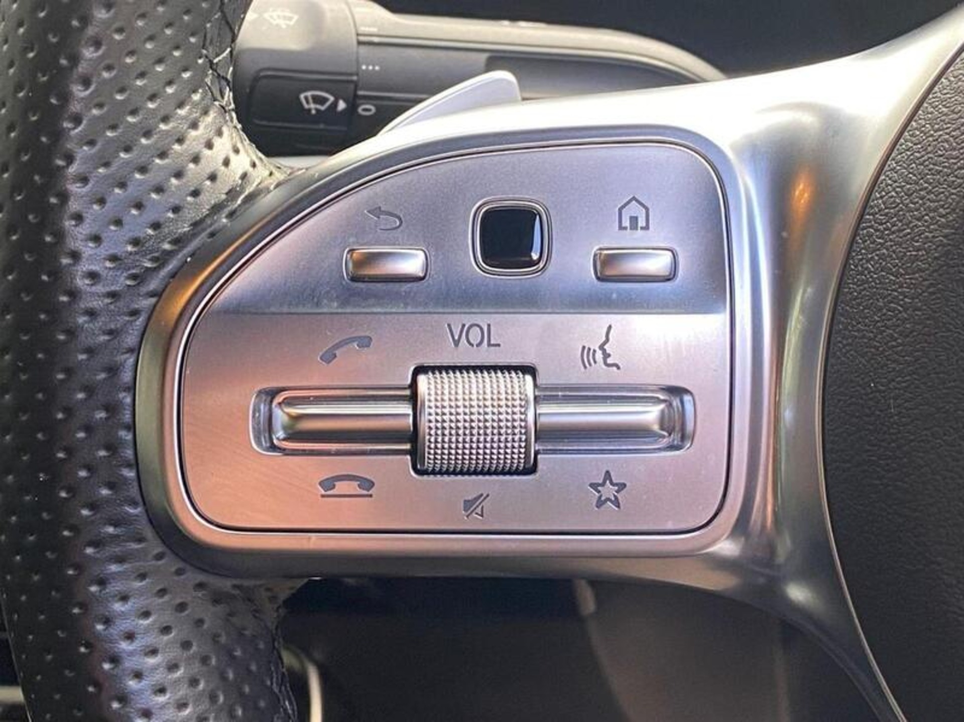 2022 Mercedes-Benz A Class 1.3 A250e 15.6kWh AMG Line Edition