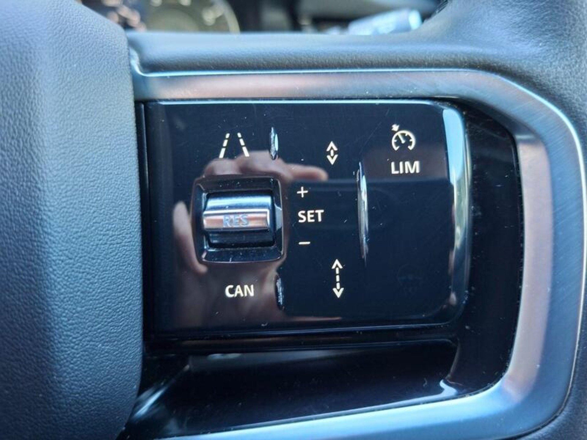 2023 Land Rover Range Rover Evoque 1.5 P300e 12.2kWh R-Dynamic S Auto 4WD Euro 6 (s/s) 5dr