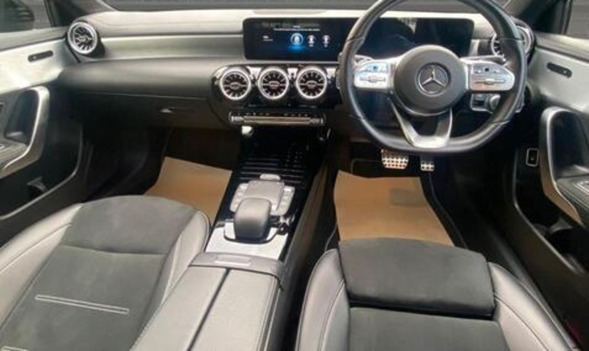 2022 Mercedes-Benz A Class 1.3 A250e 15.6kWh AMG Line Edition