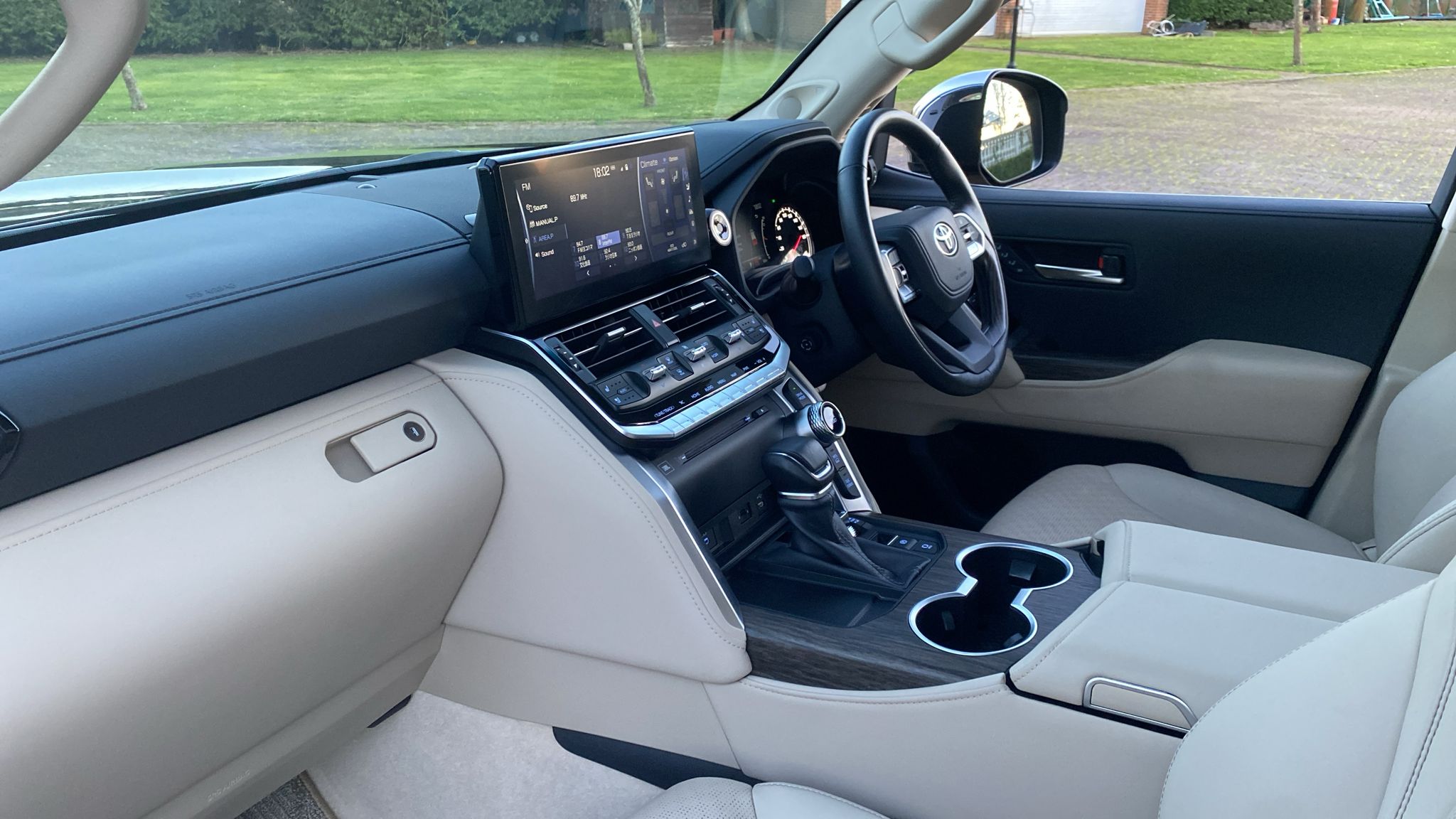 2025 Toyota Land Cruiser 300 ZX
