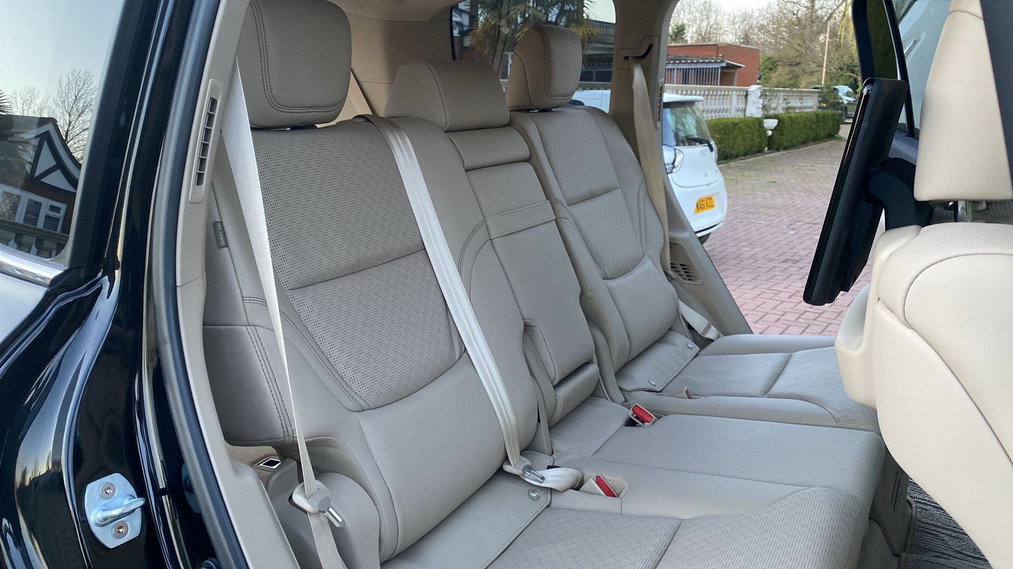 2025 Toyota Land Cruiser 300 ZX
