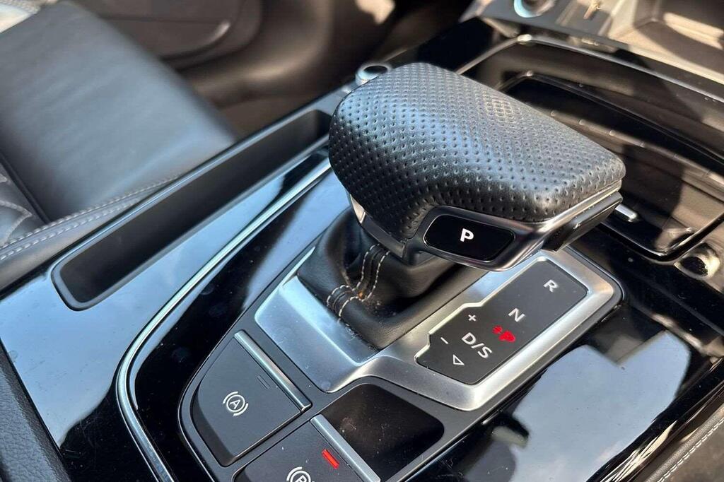 2022 Audi Q5 2.0 TDI 40 Edition 1 S Tronic quattro