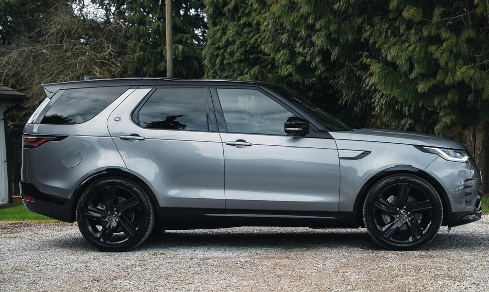 2022 Land Rover Discovery 3.0 D300 MHEV R-Dynamic HSE Auto 4WD Euro 6 (s/s) 5dr
