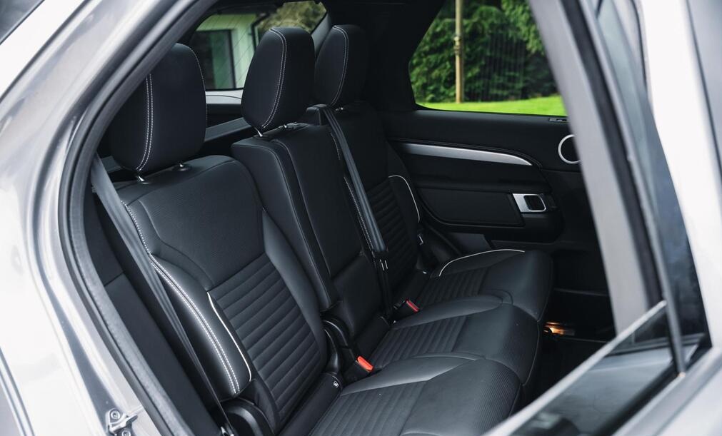 2022 Land Rover Discovery 3.0 D300 MHEV R-Dynamic HSE Auto 4WD Euro 6 (s/s) 5dr