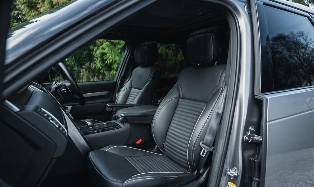 2022 Land Rover Discovery 3.0 D300 MHEV R-Dynamic HSE Auto 4WD Euro 6 (s/s) 5dr