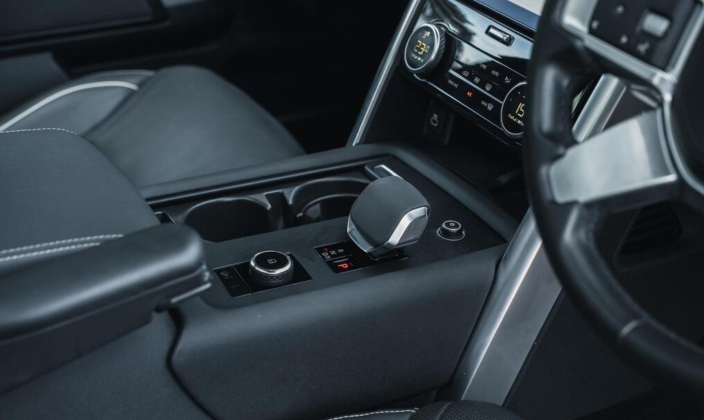 2022 Land Rover Discovery 3.0 D300 MHEV R-Dynamic HSE Auto 4WD Euro 6 (s/s) 5dr