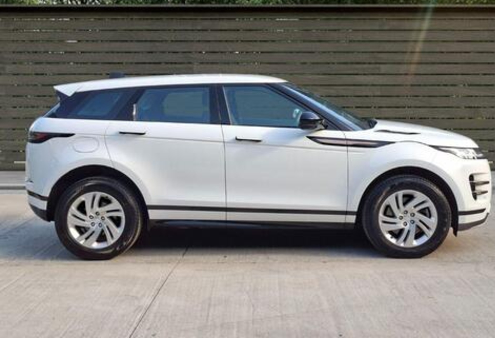 2023 Land Rover Range Rover Evoque 1.5 P300e 12.2kWh R-Dynamic S Auto 4WD Euro 6 (s/s) 5dr