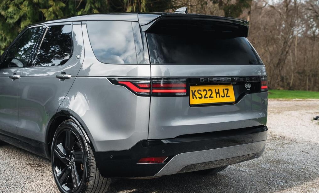 2022 Land Rover Discovery 3.0 D300 MHEV R-Dynamic HSE Auto 4WD Euro 6 (s/s) 5dr